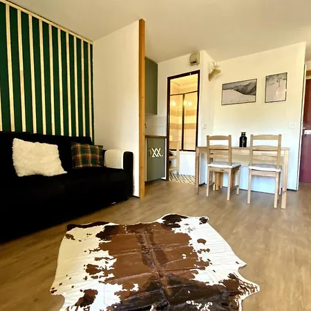 The Edelweiss- Renovated For 4 People! Chamrousse